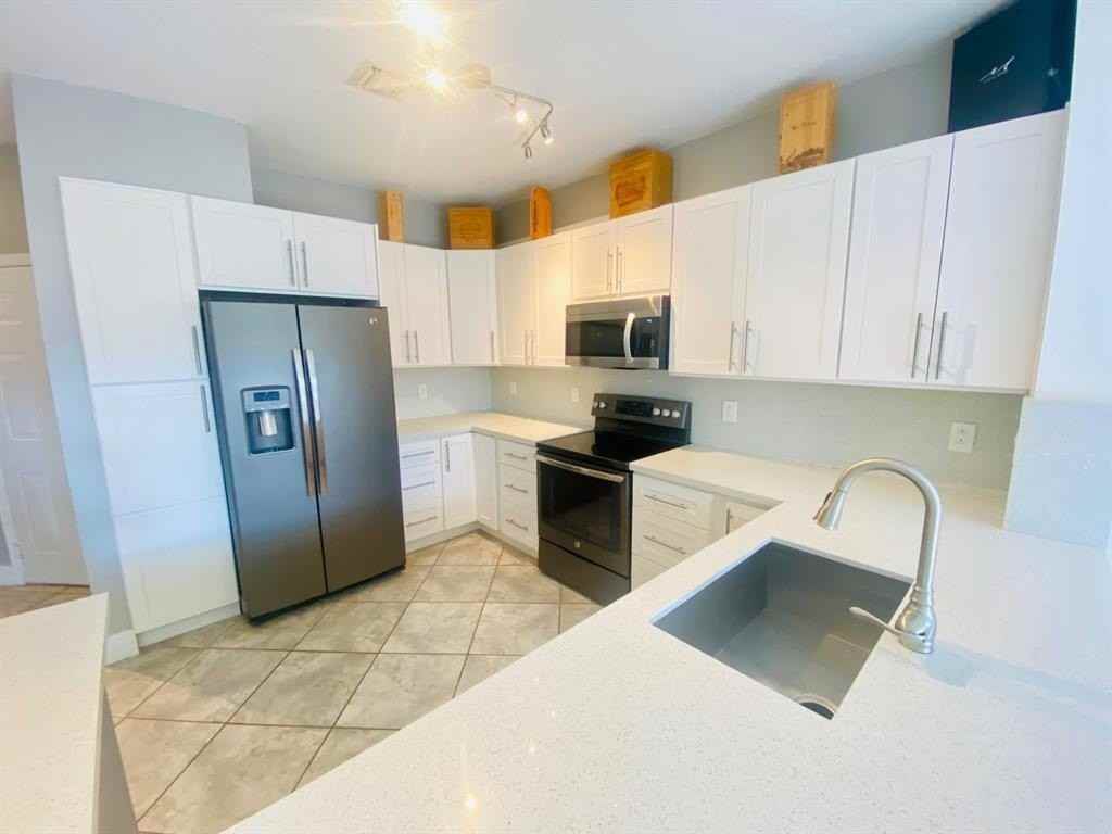 791 Nw 42nd Pl - Photo 7 of 26