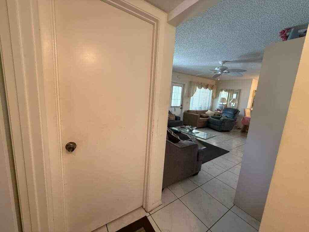 213 Pine Hov Cir - Photo 4 of 32