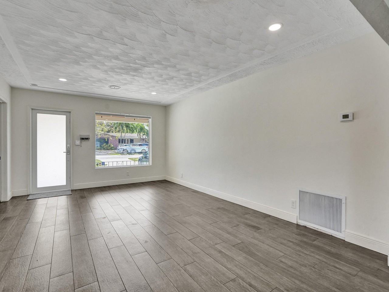 4309 Johnson St - Photo 5 of 50