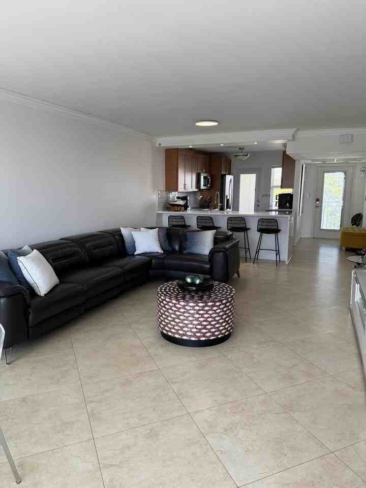 3180 Ne 48th Ct #406 - Photo 7 of 30