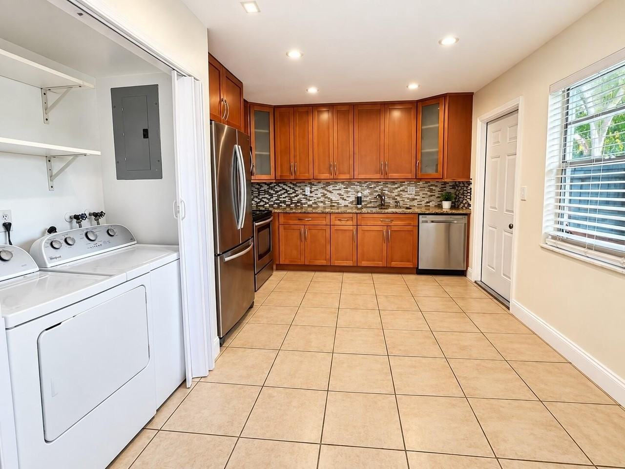 7385 W Sunrise Blvd - Photo 3 of 13