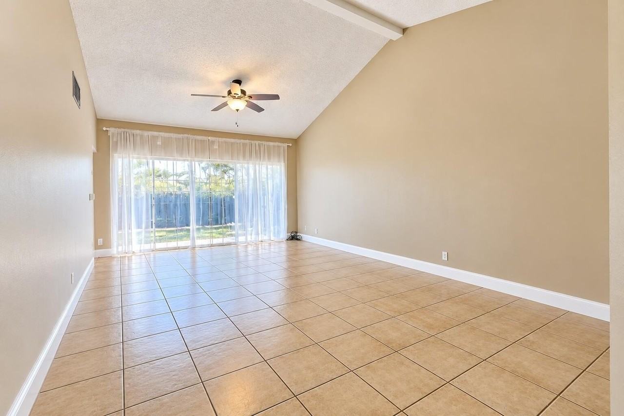 7385 W Sunrise Blvd - Photo 7 of 13