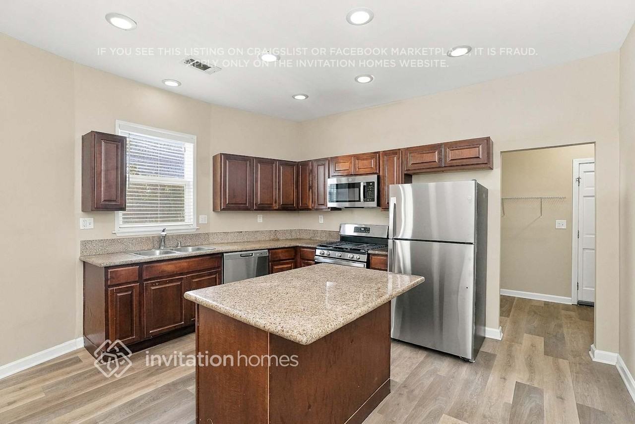 3524 Baltic Ave - Photo 7 of 17