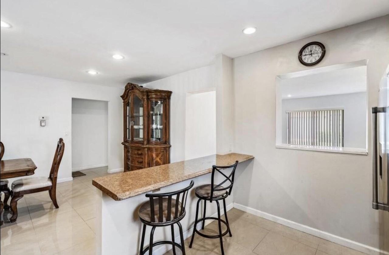 6089 Glentree Ln - Photo 3 of 15