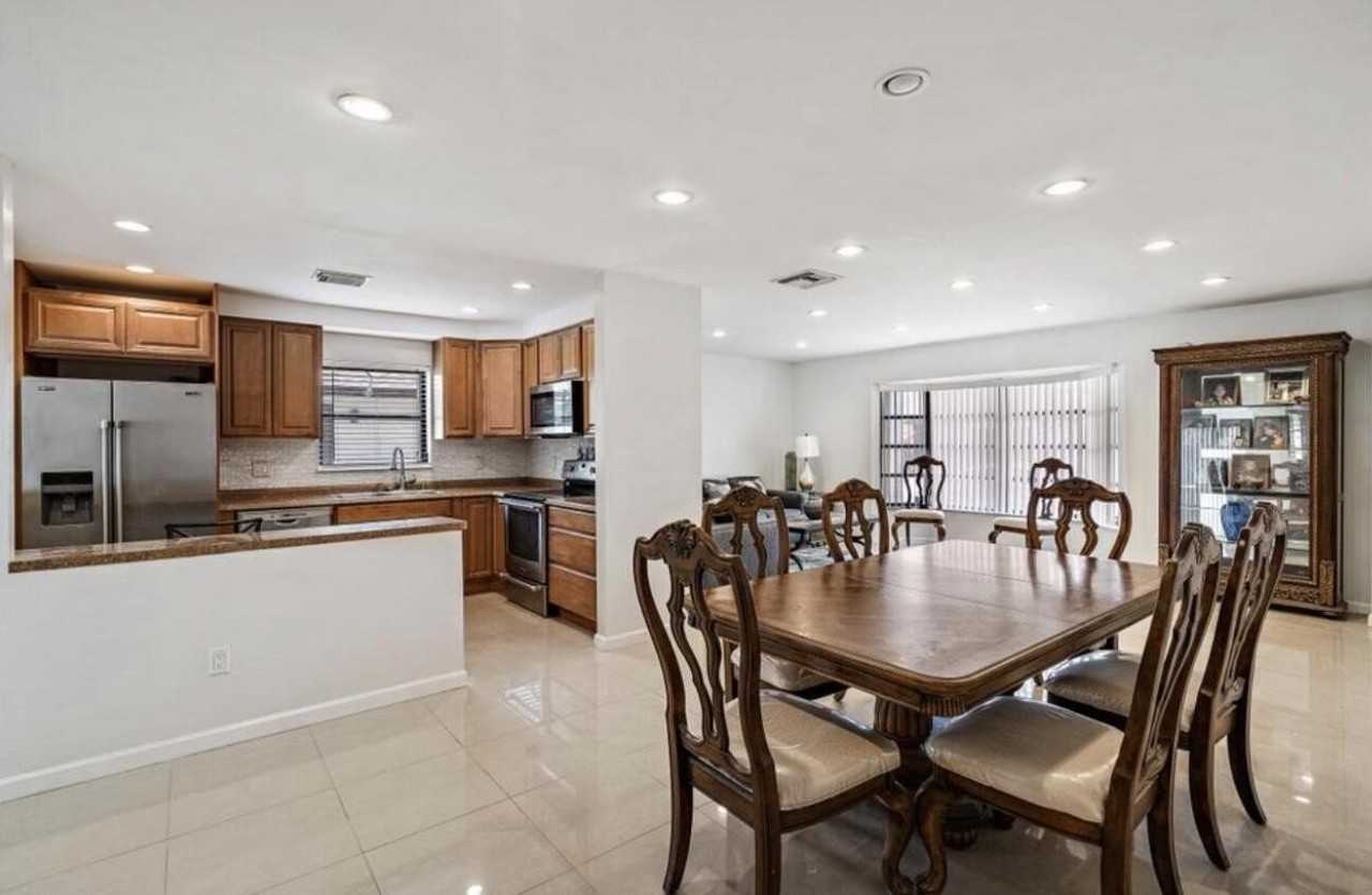 6089 Glentree Ln - Photo 5 of 15