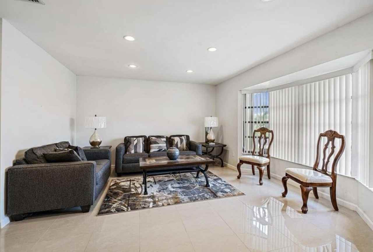 6089 Glentree Ln - Photo 7 of 15