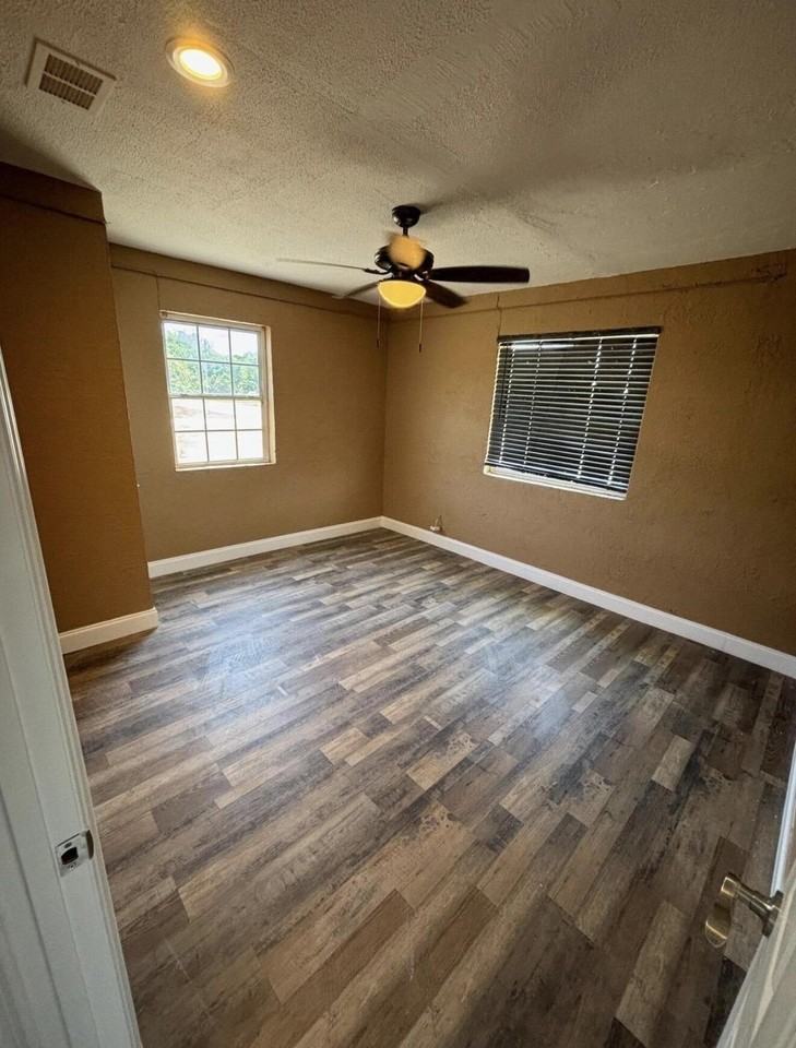 2410 San Marcos Ave - Photo 7 of 9