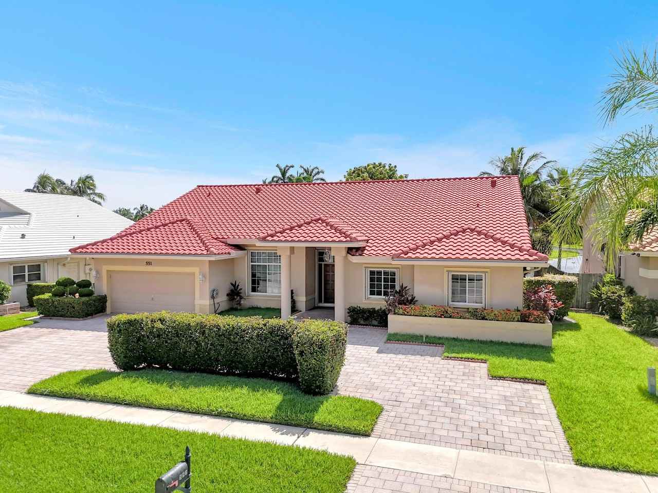 551 Nw 108th Ave - Photo 4 of 43