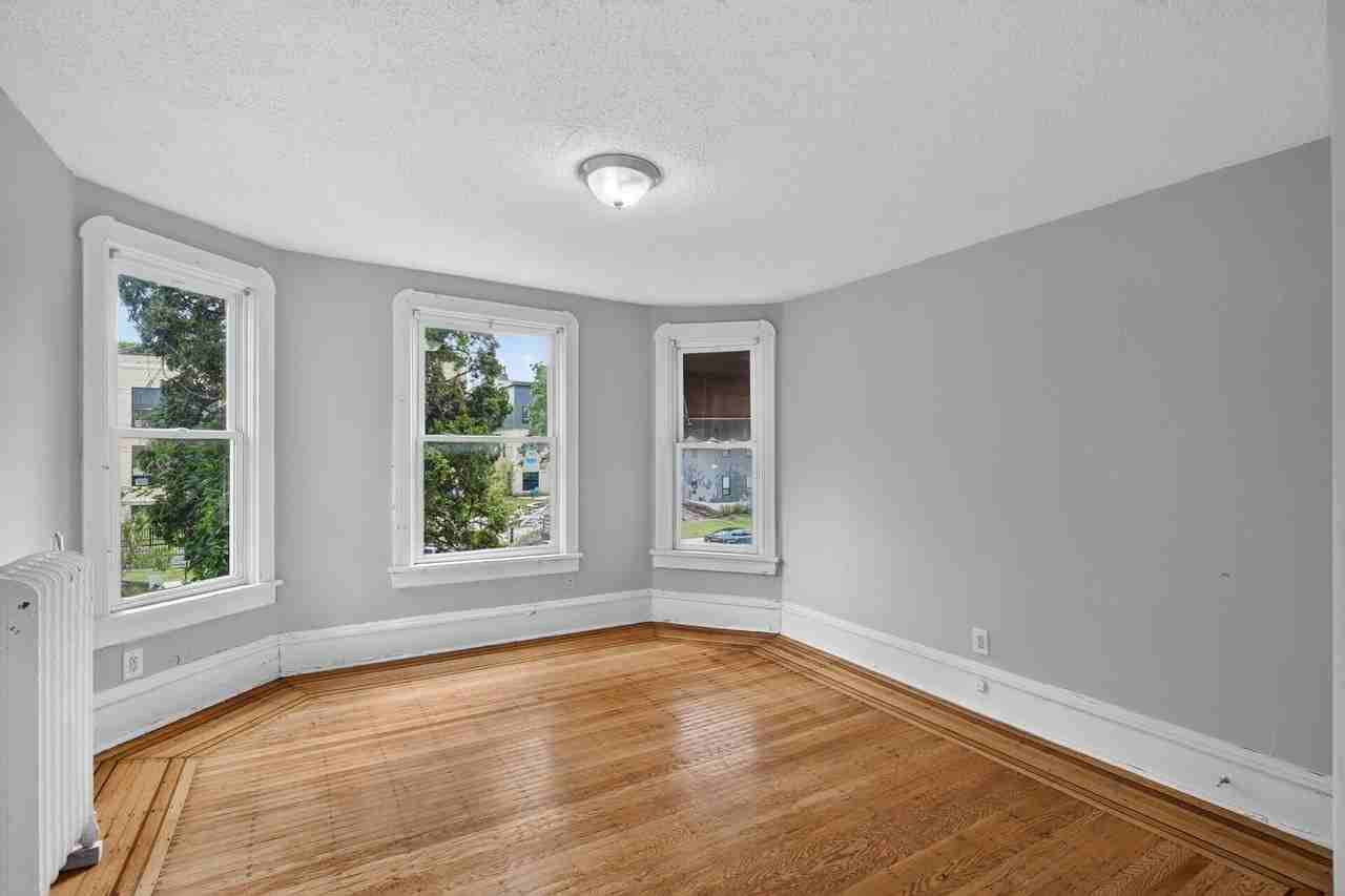 2630 Blaisdell Ave - Photo 6 of 19