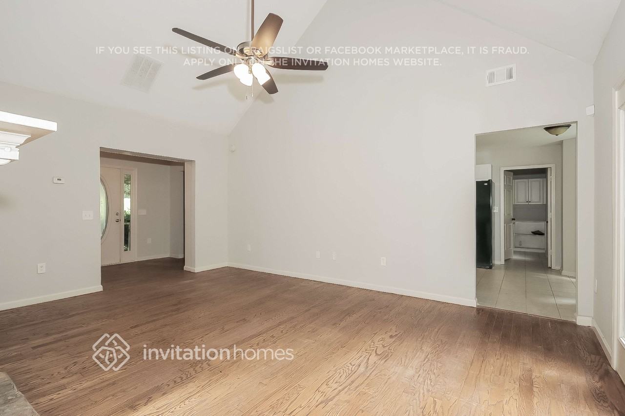 5147 Spring Glen Ct - Photo 4 of 16