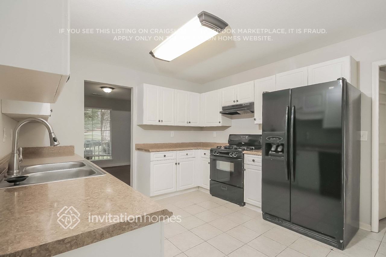 5147 Spring Glen Ct - Photo 5 of 16