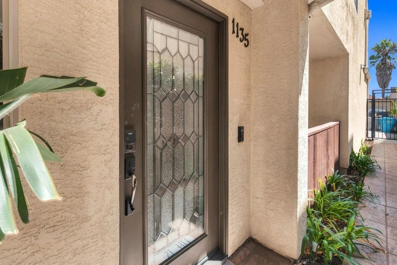 1135 Felspar St - Photo 7 of 44