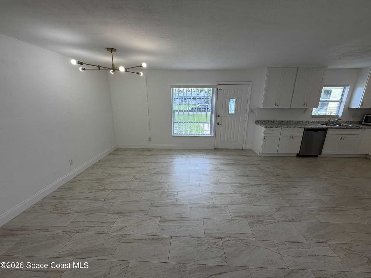 510 Orange Ave - Photo 4 of 14