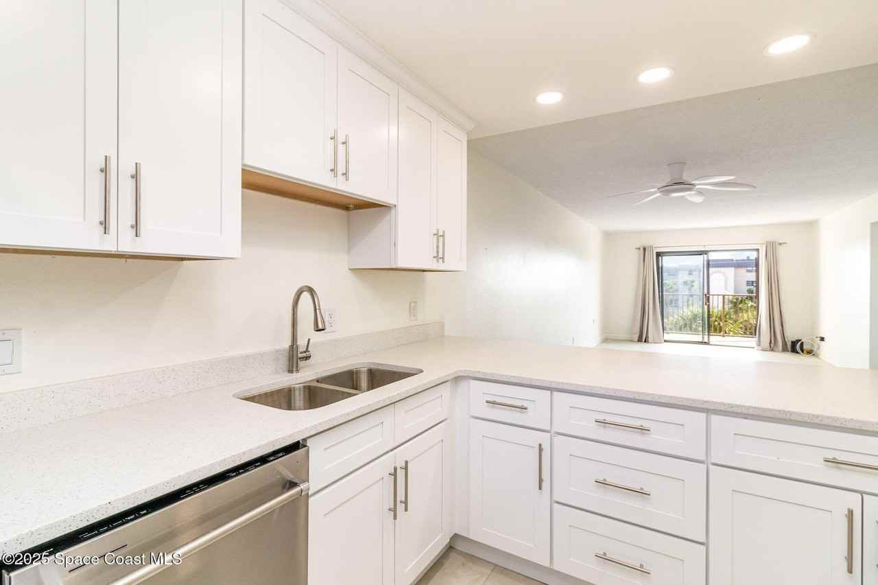 4105 Ocean Beach Blvd #422 - Photo 5 of 15
