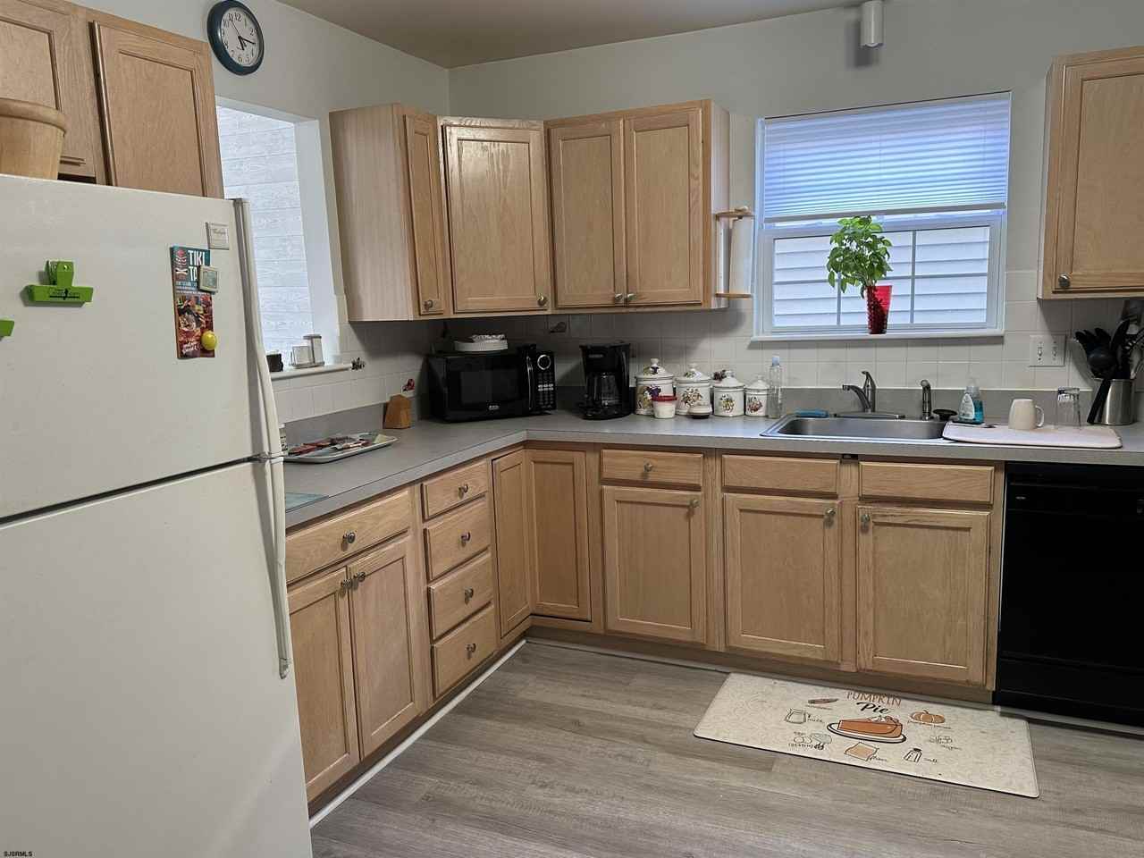 1304 Vardon Rd - Photo 5 of 20