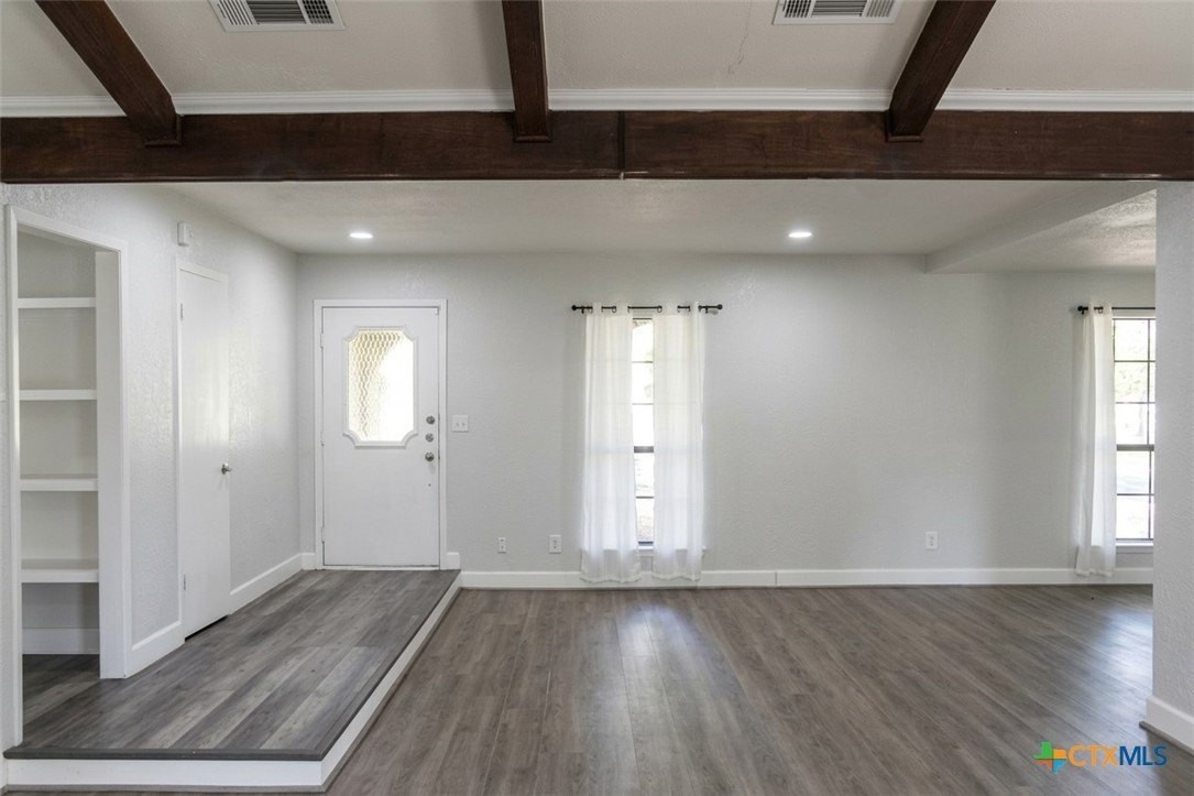1707 Antelope Trl - Photo 3 of 16