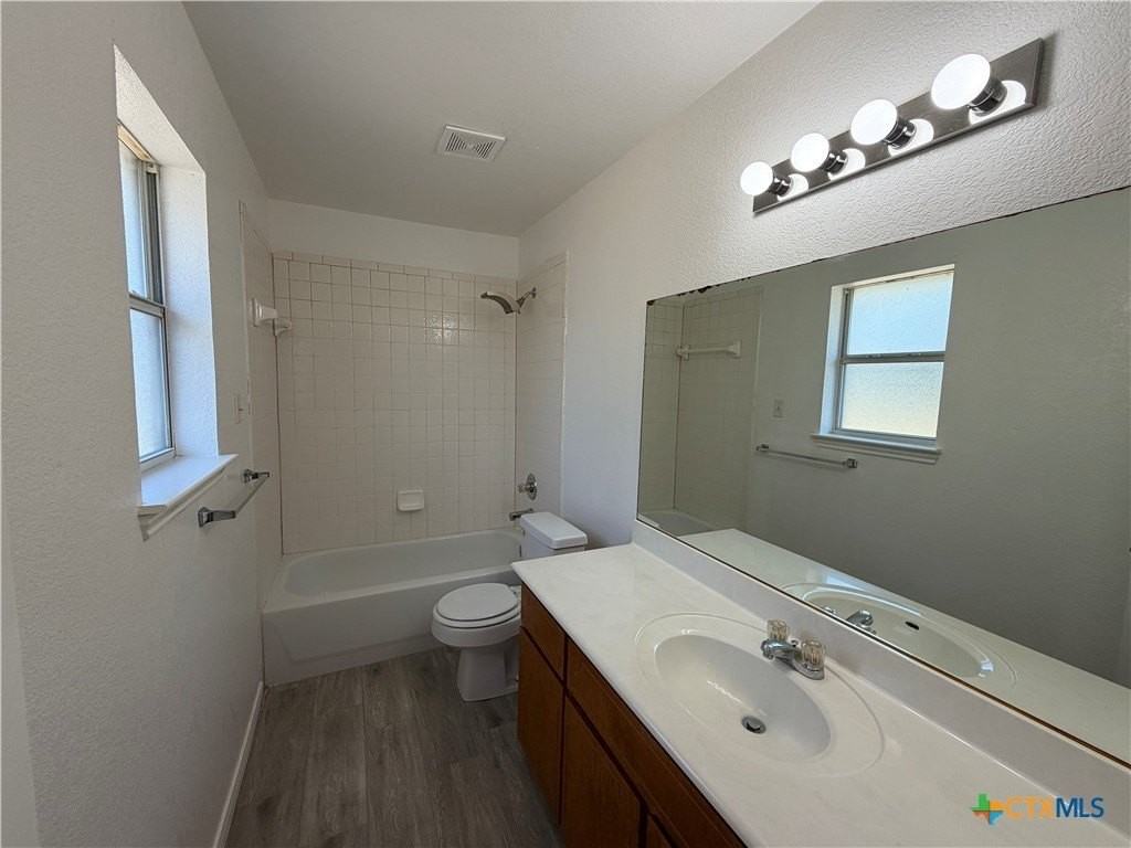 1722 Aztec Trce #B - Photo 2 of 10