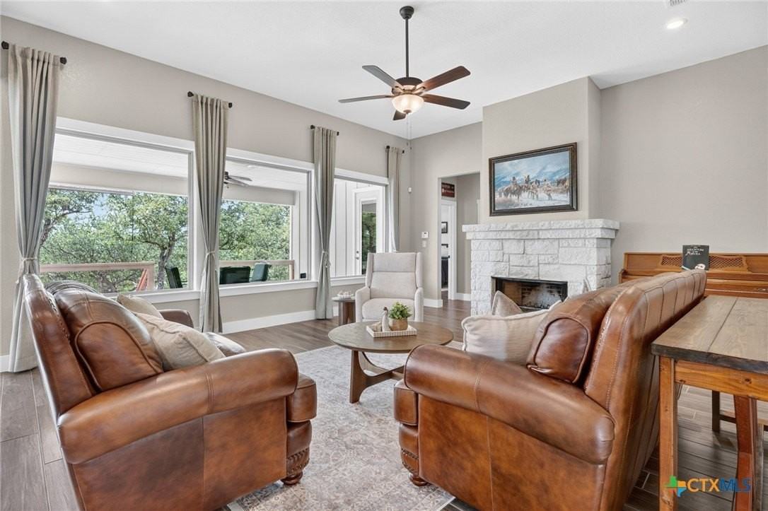 876 Primrose Path - Photo 3 of 35