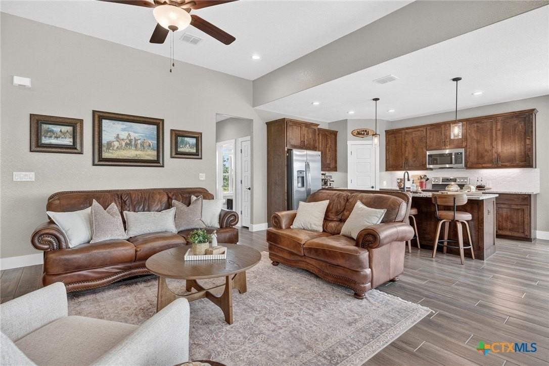 876 Primrose Path - Photo 4 of 35