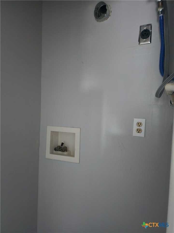 403 E Robertson Ave #B - Photo 5 of 6