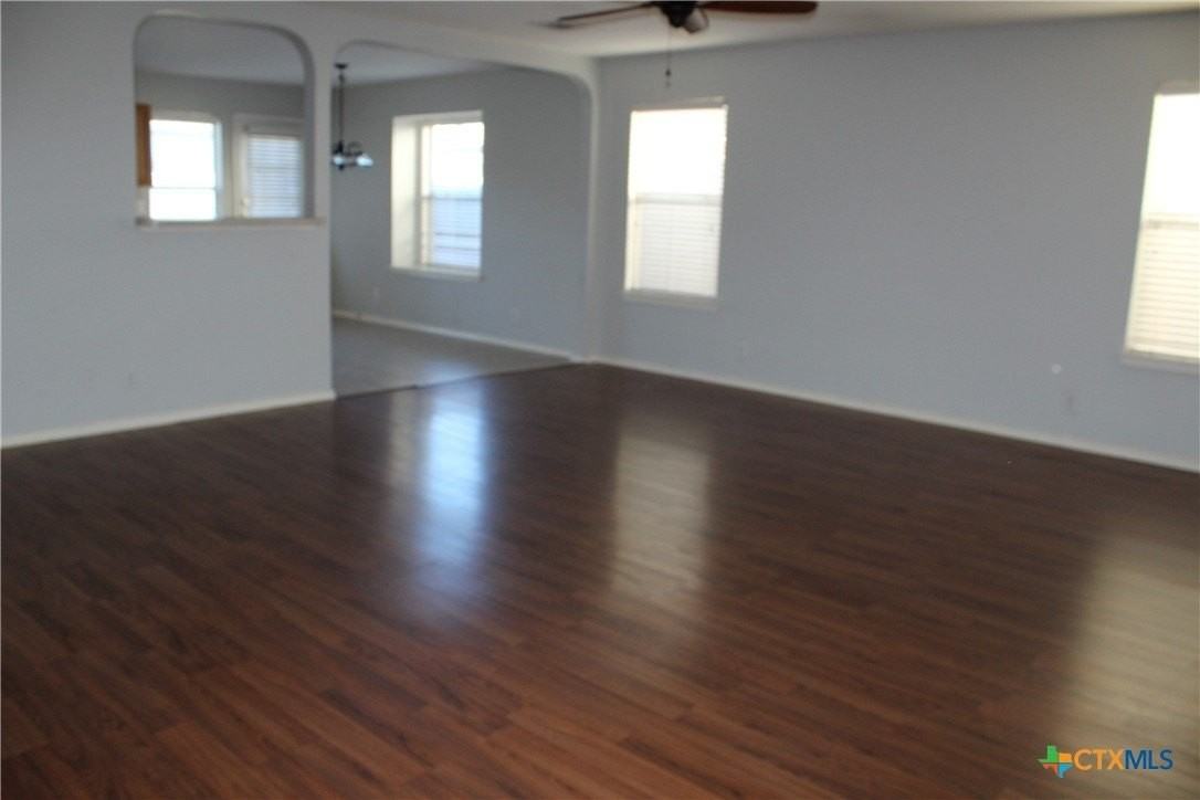 236 Goliad Dr - Photo 3 of 16