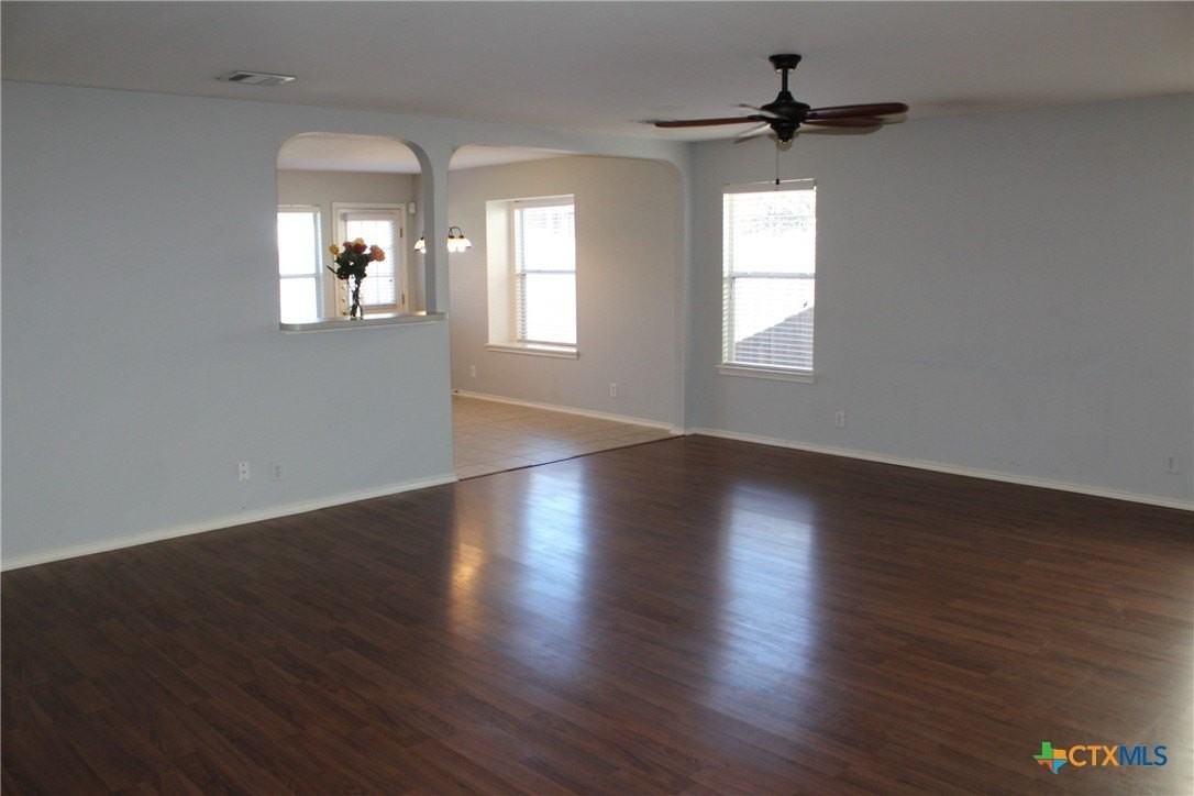 236 Goliad Dr - Photo 4 of 16
