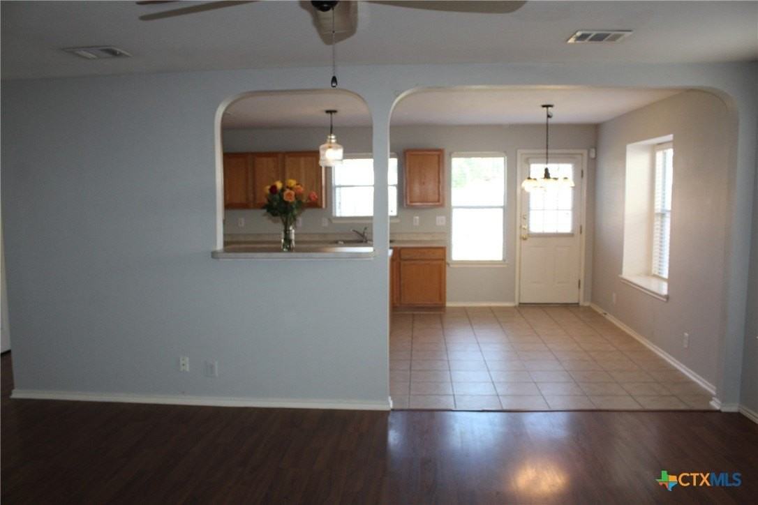 236 Goliad Dr - Photo 5 of 16