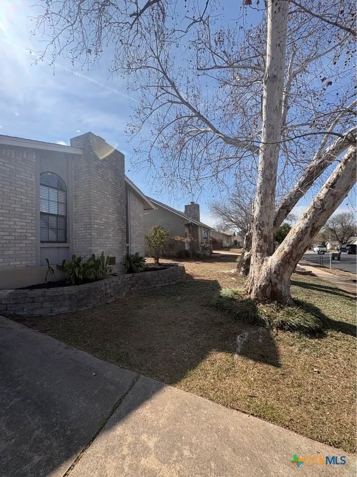 4009 Hillside Dr - Photo 2 of 33