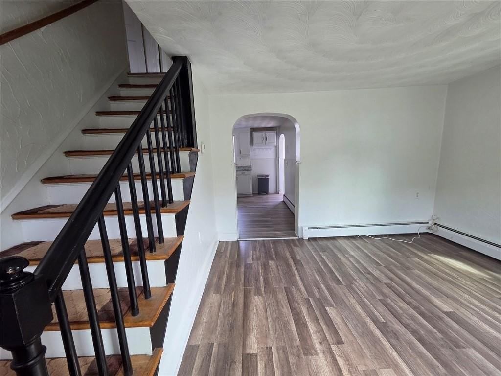 226 Providence St - Photo 6 of 16