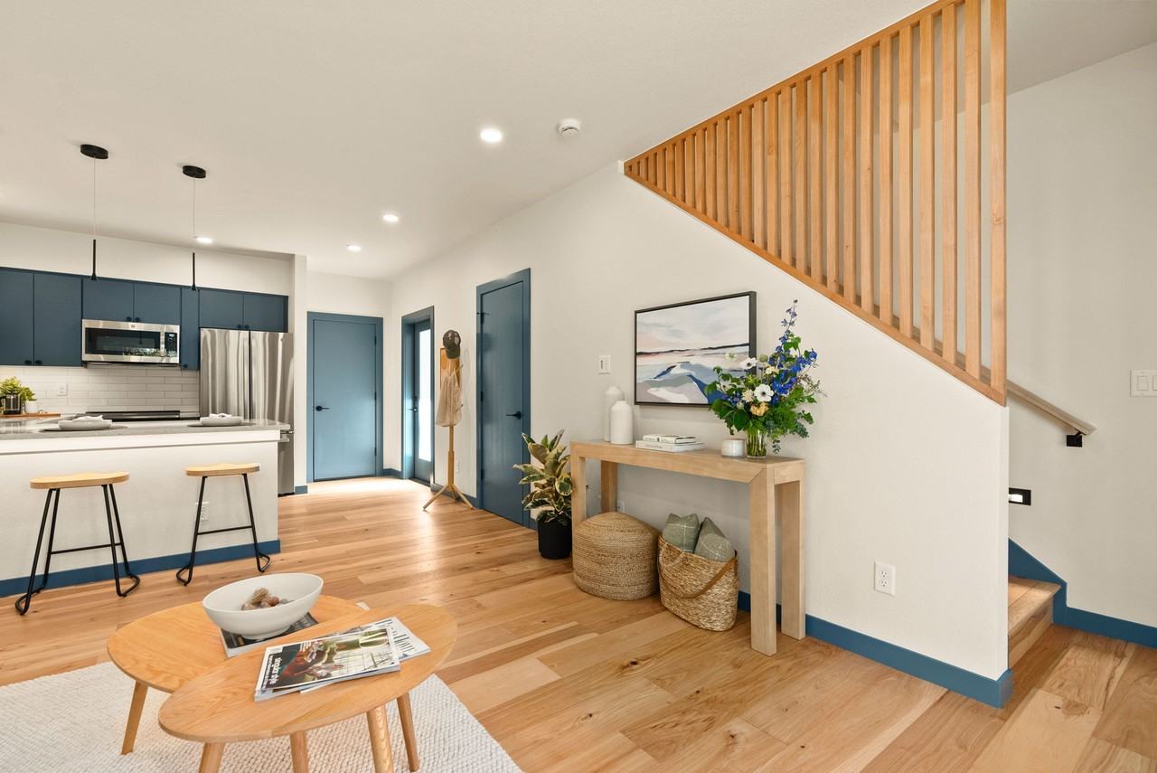 930 Ne Norton Ave #1 - Photo 3 of 16