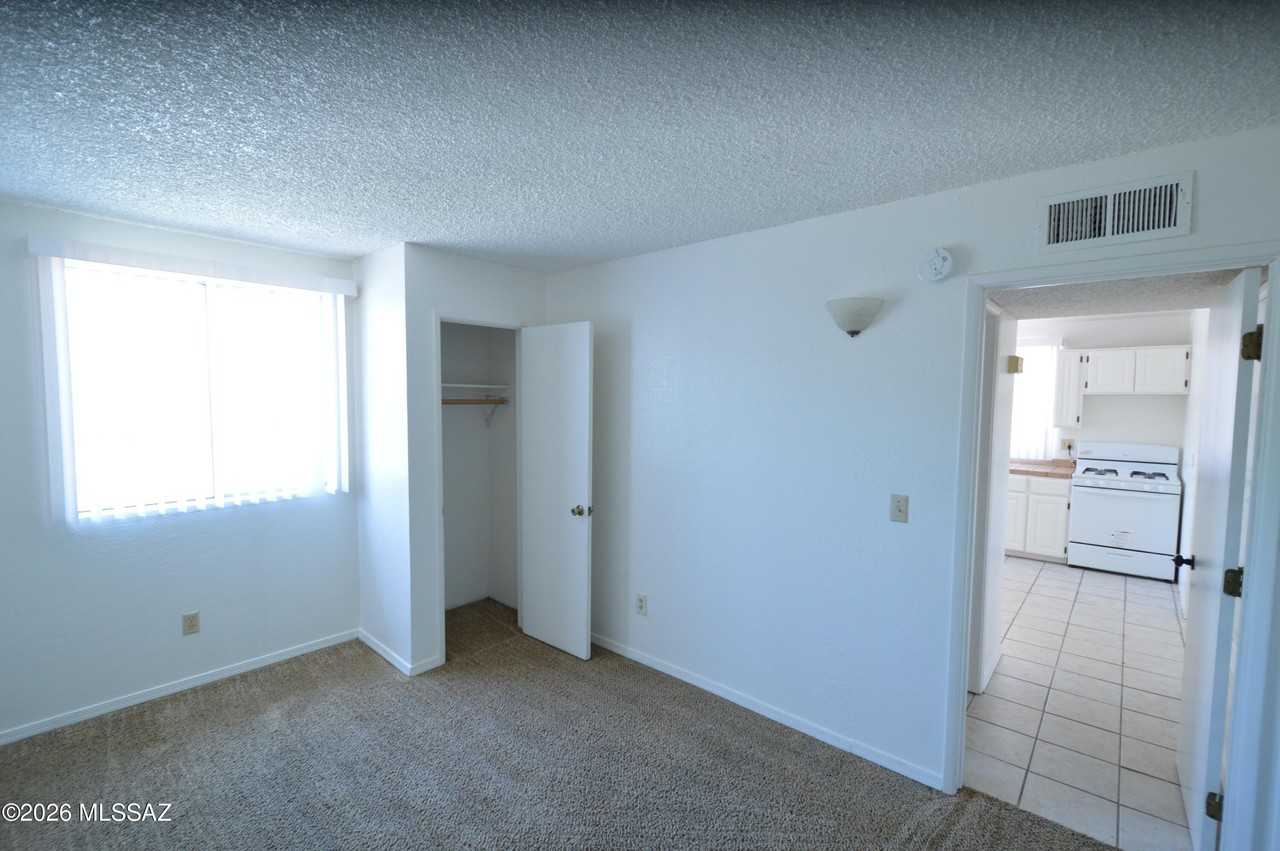 2633 E Silver St - Photo 6 of 8