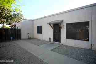 3003 N Euclid Ave - Photo 1 of 1
