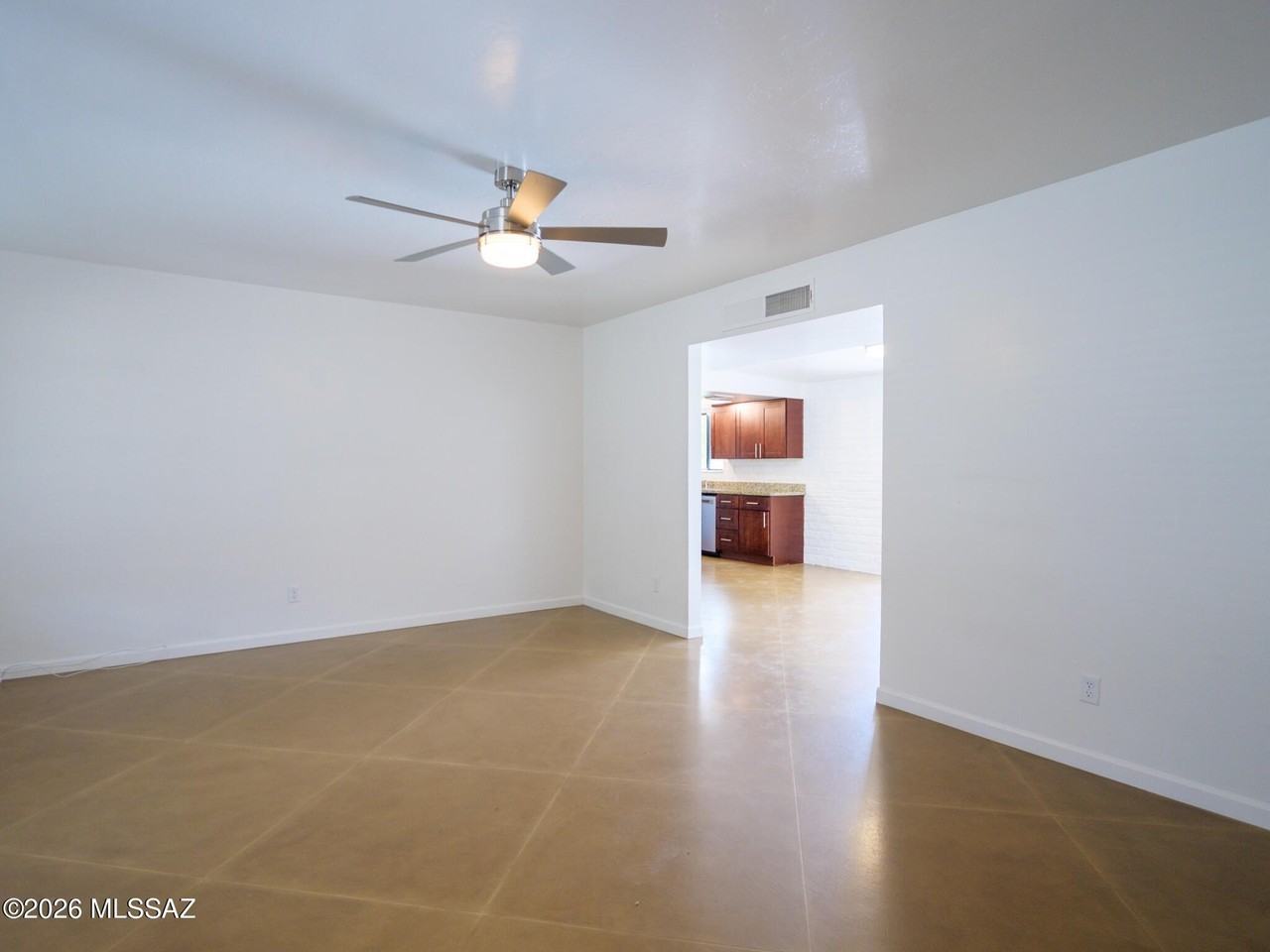 7420 E 39th St - Photo 5 of 24