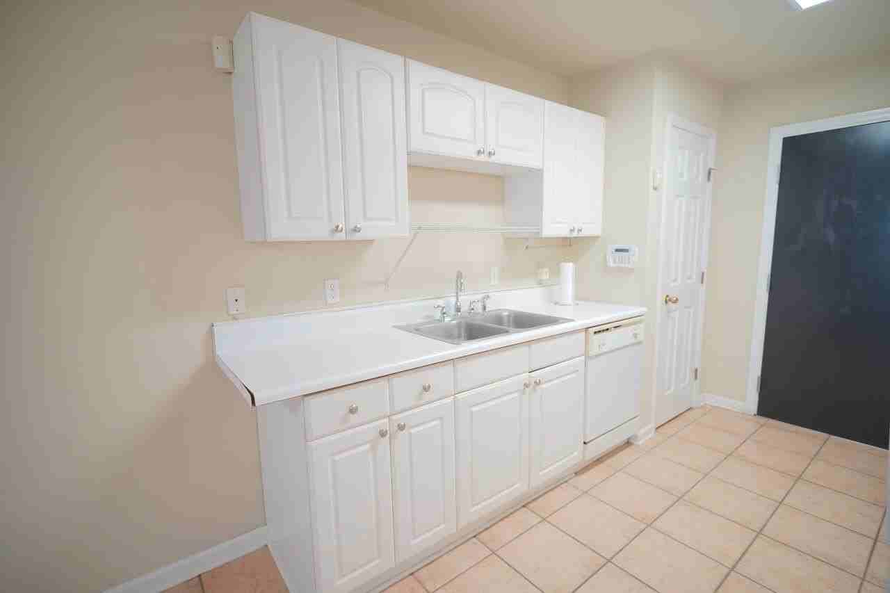 859 W Brevard St #1 - Photo 4 of 32