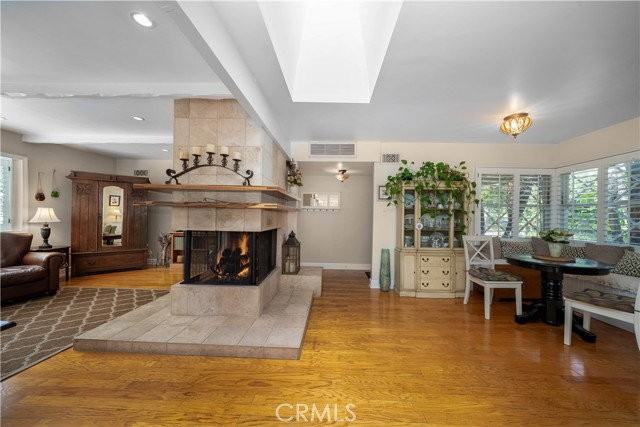 4571 Canoga Dr - Photo 6 of 8