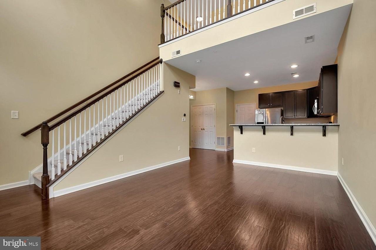 1092 Worth Ln - Photo 2 of 17