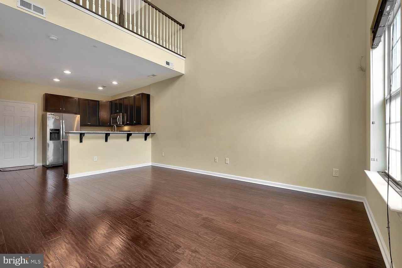 1092 Worth Ln - Photo 3 of 17