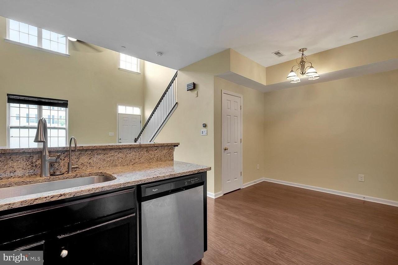 1092 Worth Ln - Photo 5 of 17