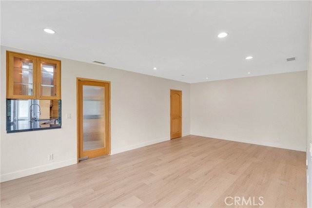 859 Saint Katherine Dr - Photo 2 of 8