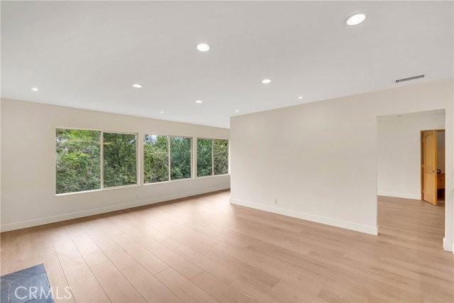 859 Saint Katherine Dr - Photo 7 of 8