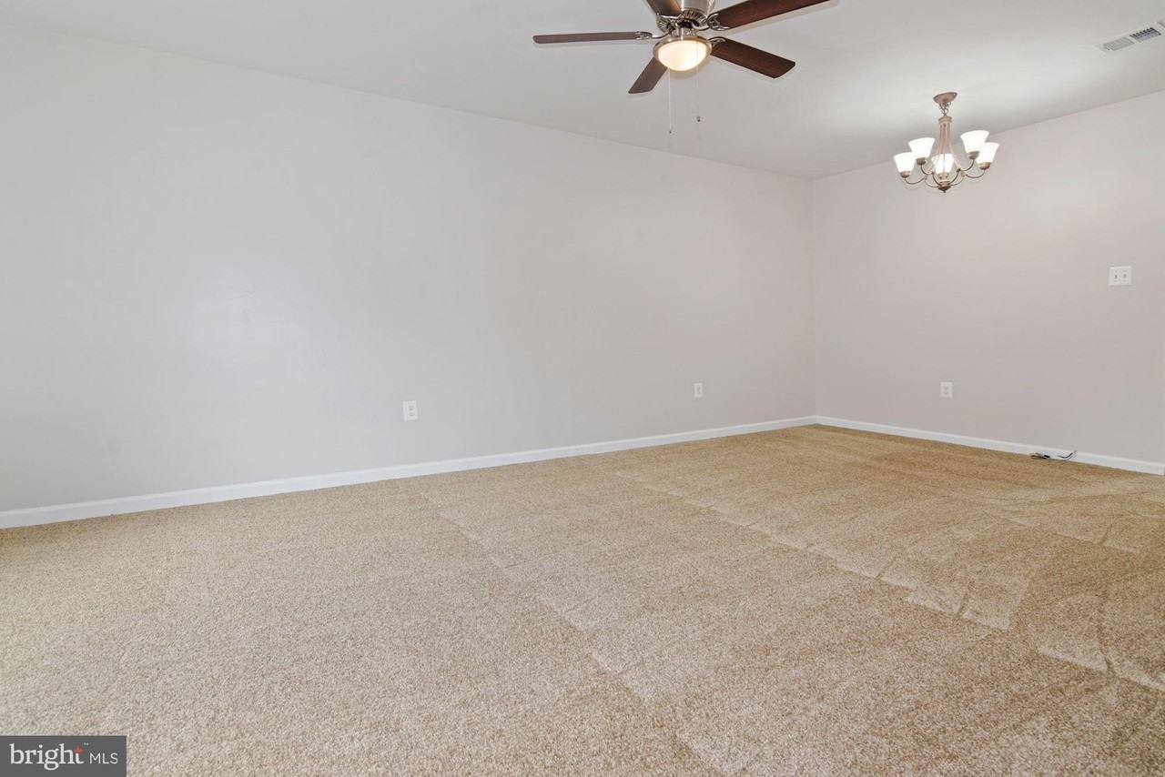 1467 Chatham Ct - Photo 3 of 30
