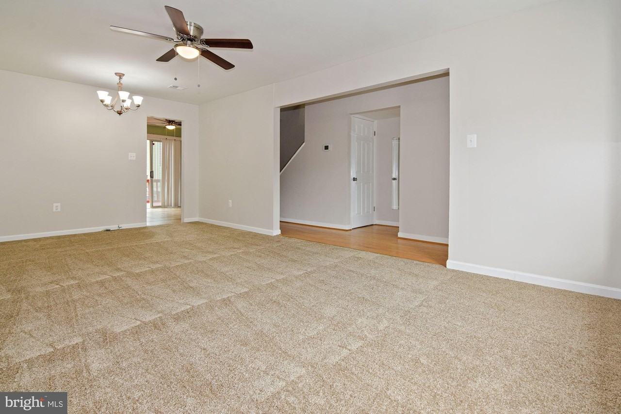 1467 Chatham Ct - Photo 5 of 30
