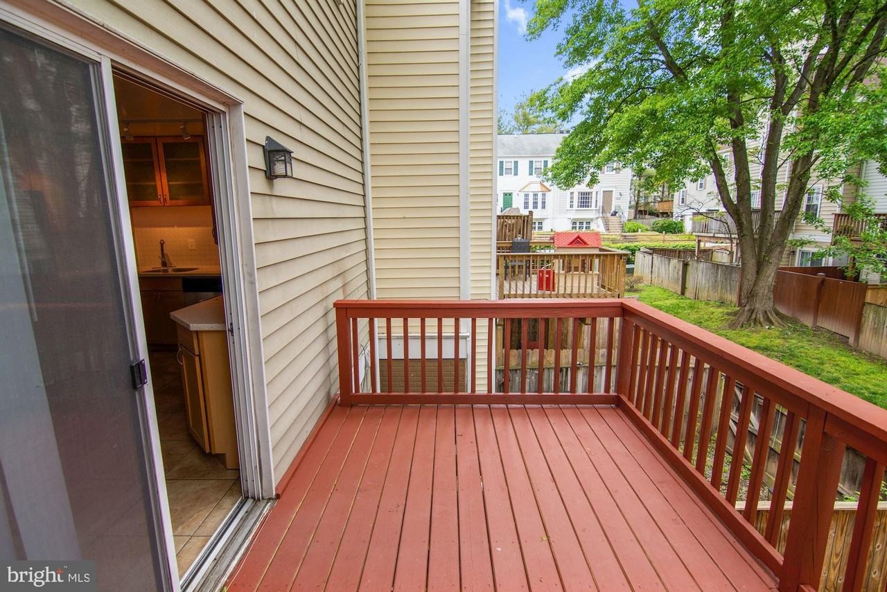 1467 Chatham Ct - Photo 6 of 30