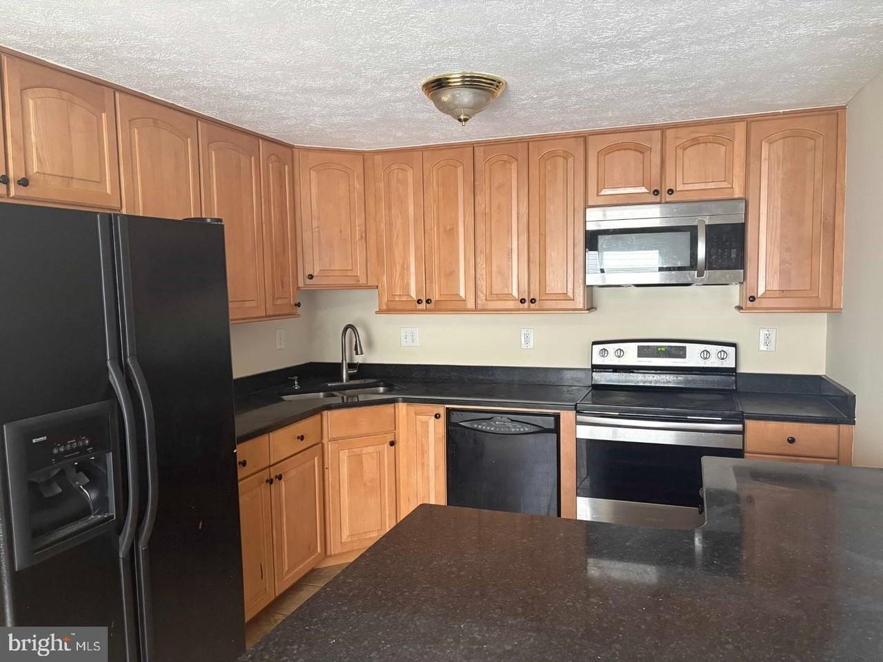 1450 Gesna Dr - Photo 7 of 12