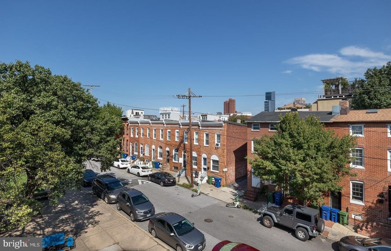 416 E Cross St - Photo 3 of 36