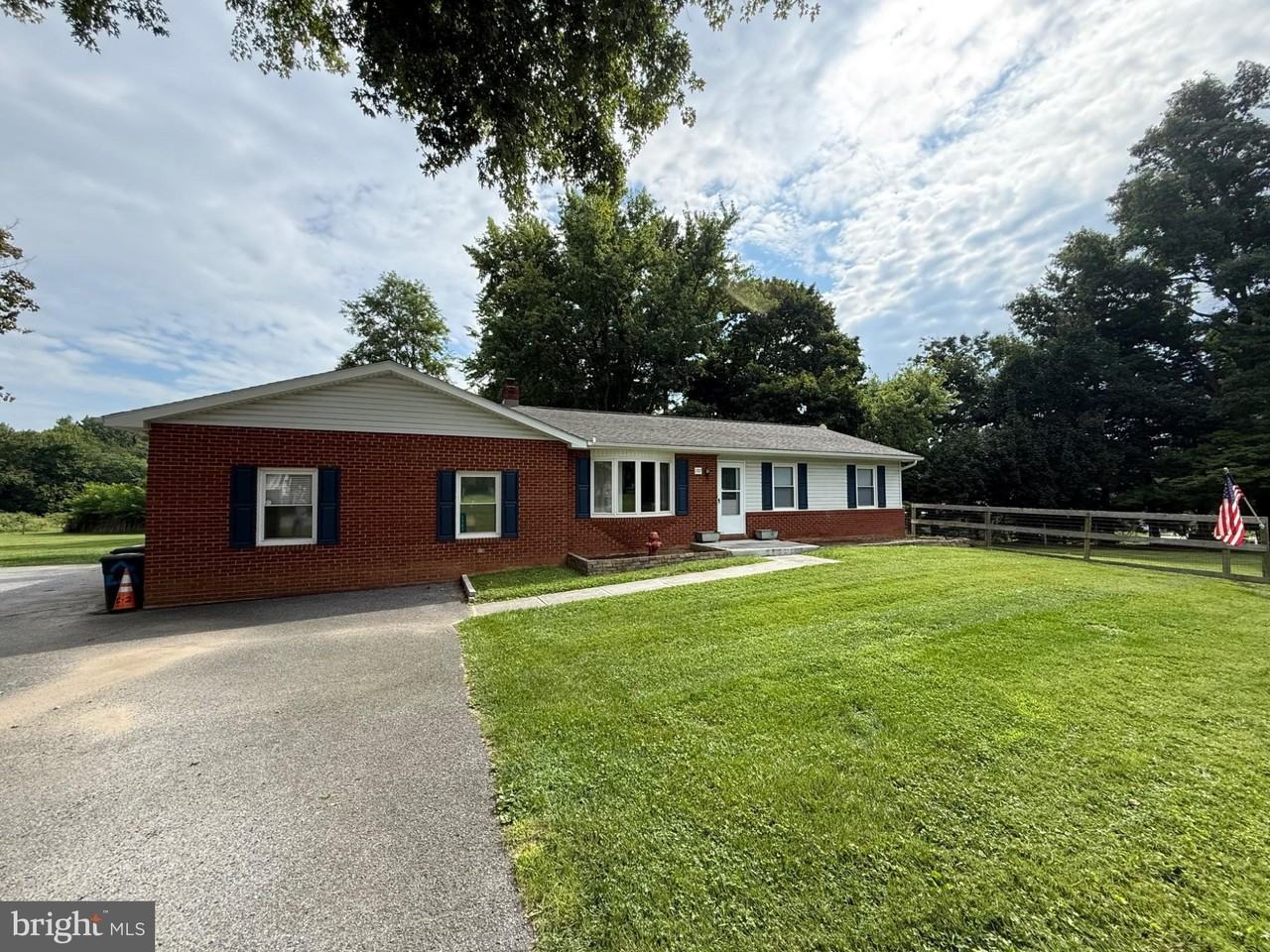 1707 Fairmount Rd - Photo 2 of 42