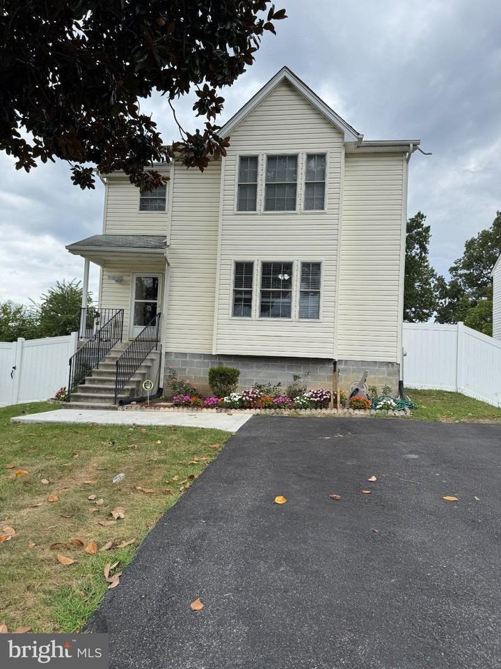 9514 Washington Ave - Photo 2 of 18