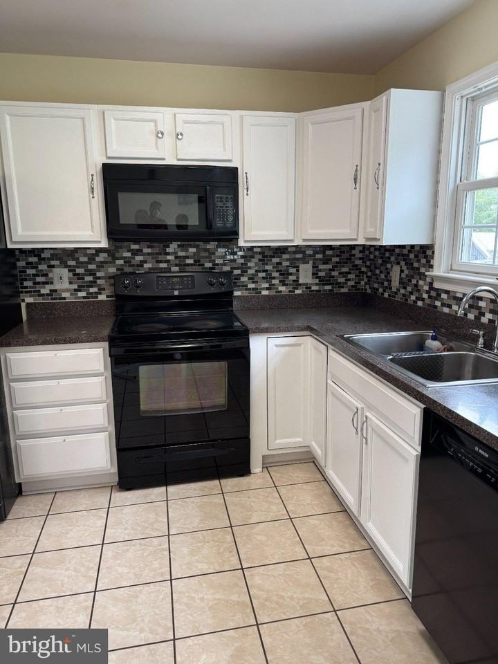 9514 Washington Ave - Photo 7 of 18