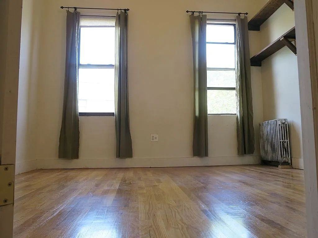 231 Boerum St #2R