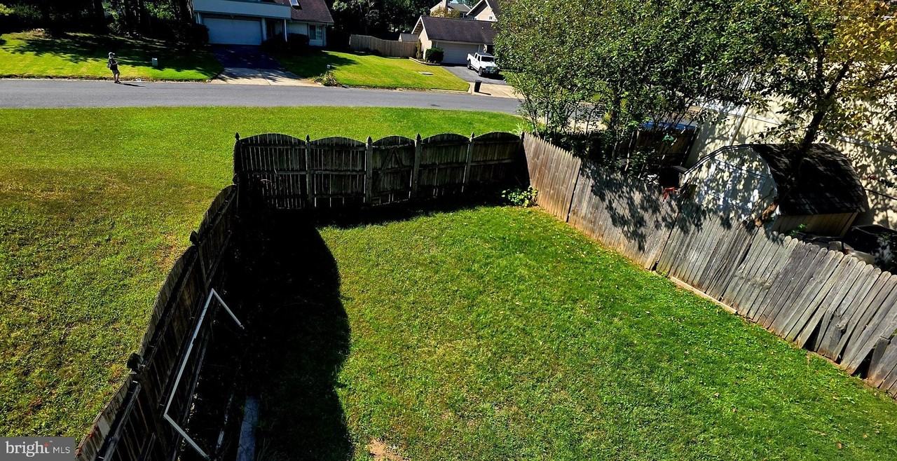 18900 Glendower Rd - Photo 4 of 15